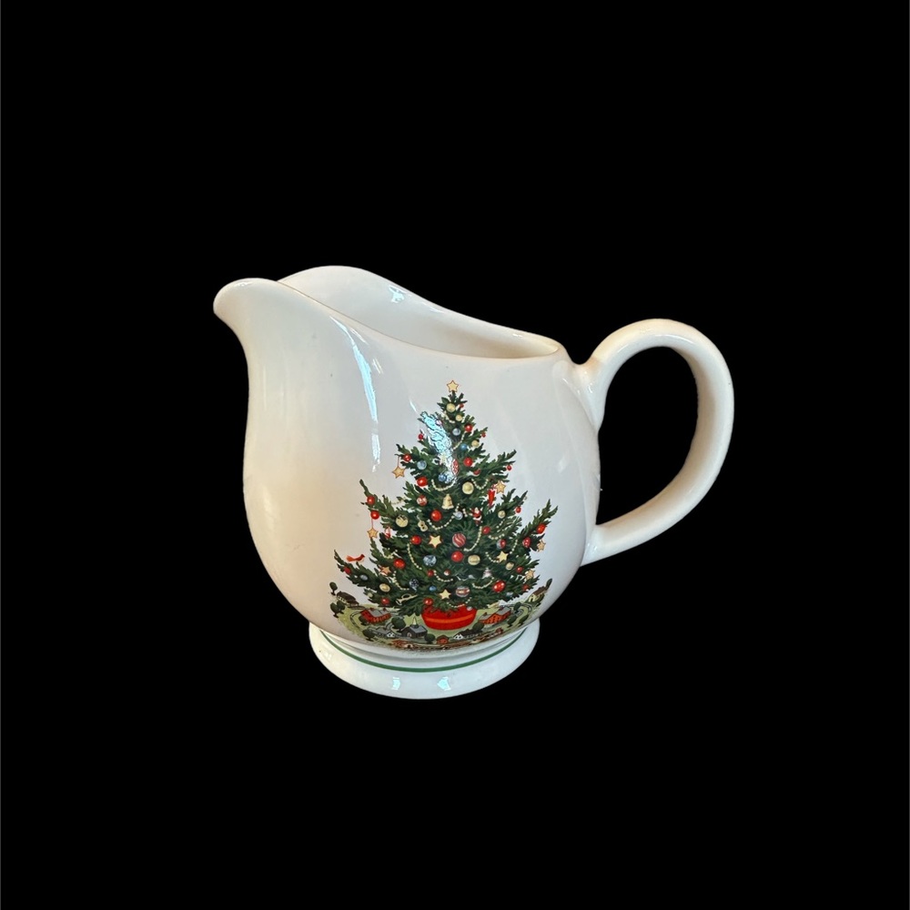 Vintage Christmas Heritage by PFALTZGRAFF Large Gravy Boat/Pitcher 4.75”